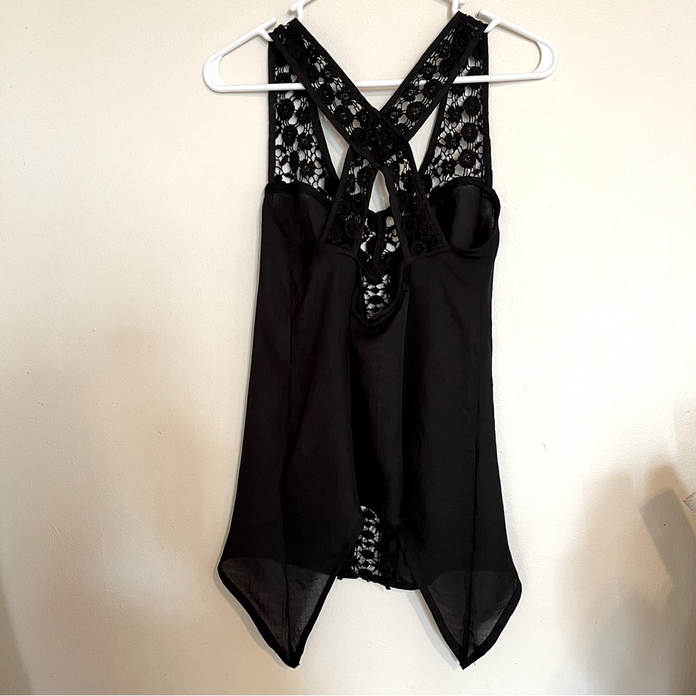 Guess XS Jet Black S/L Olivia Lace Detail Sleeveless Sheer Women’s Top.